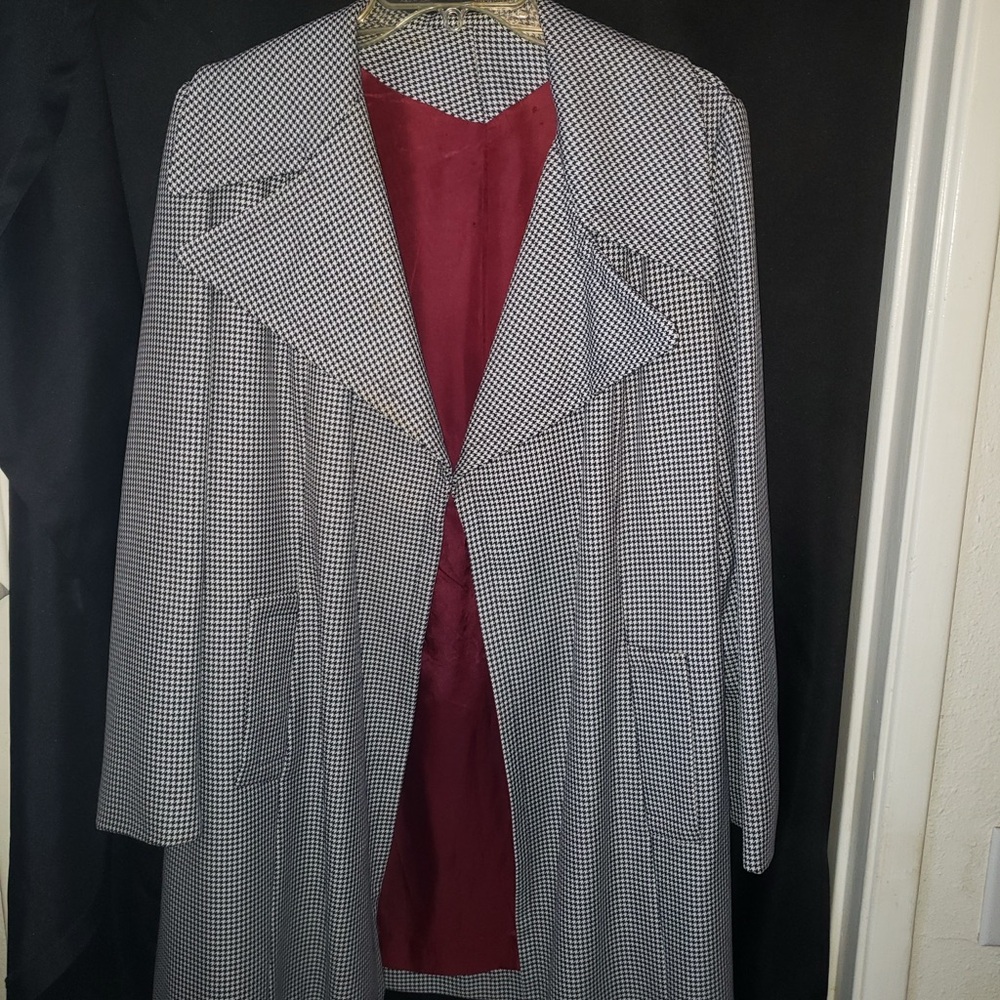 Stylish Black and White Houndstooth Coat